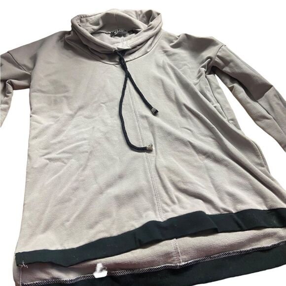 Lyn grey sweatshirt with black trim drawstring at neck thick quality - Picture 1 of 2